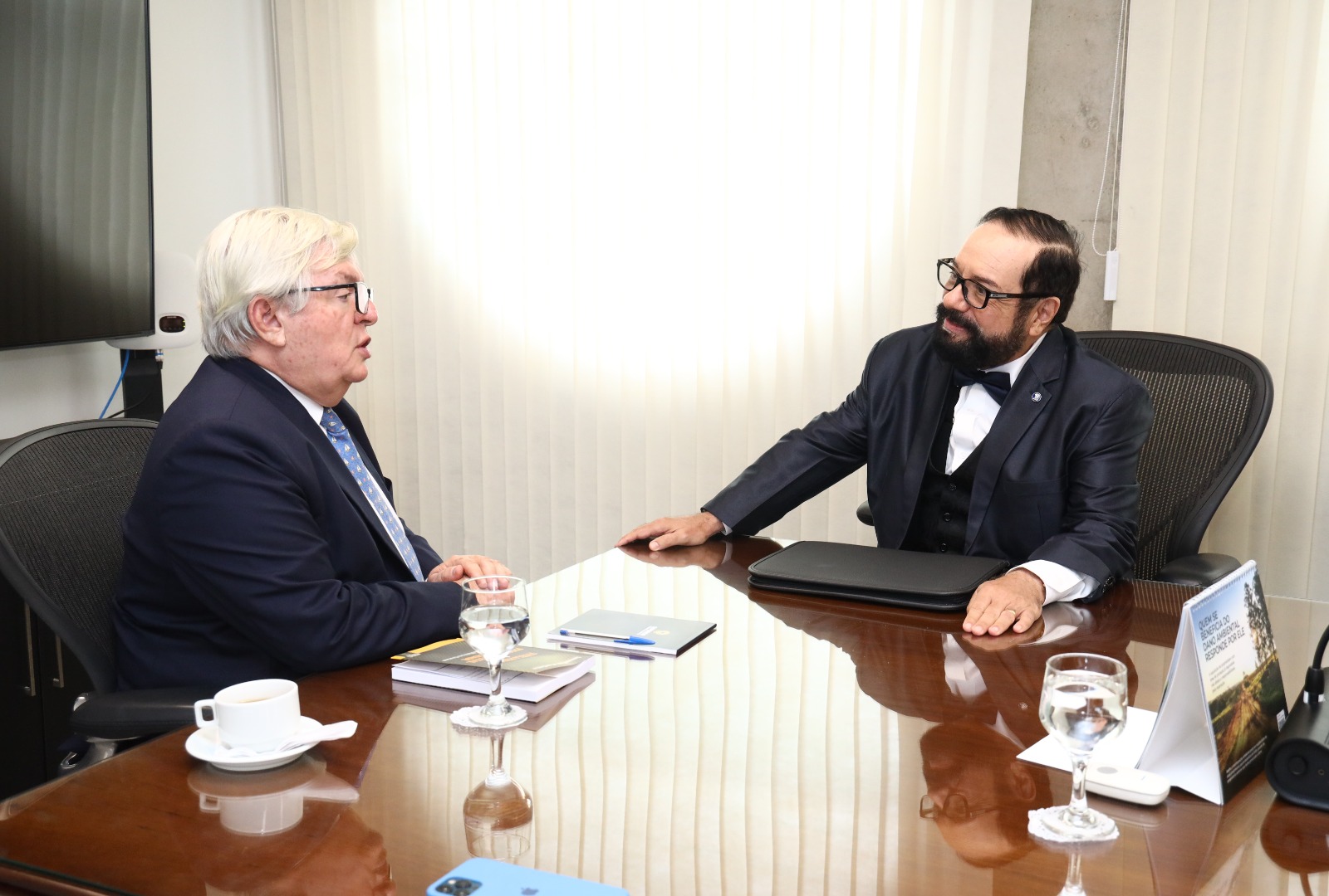 Presidente do TJRR, Desembargador Leonardo Cupello ao lado do ministro Herman Benjamin