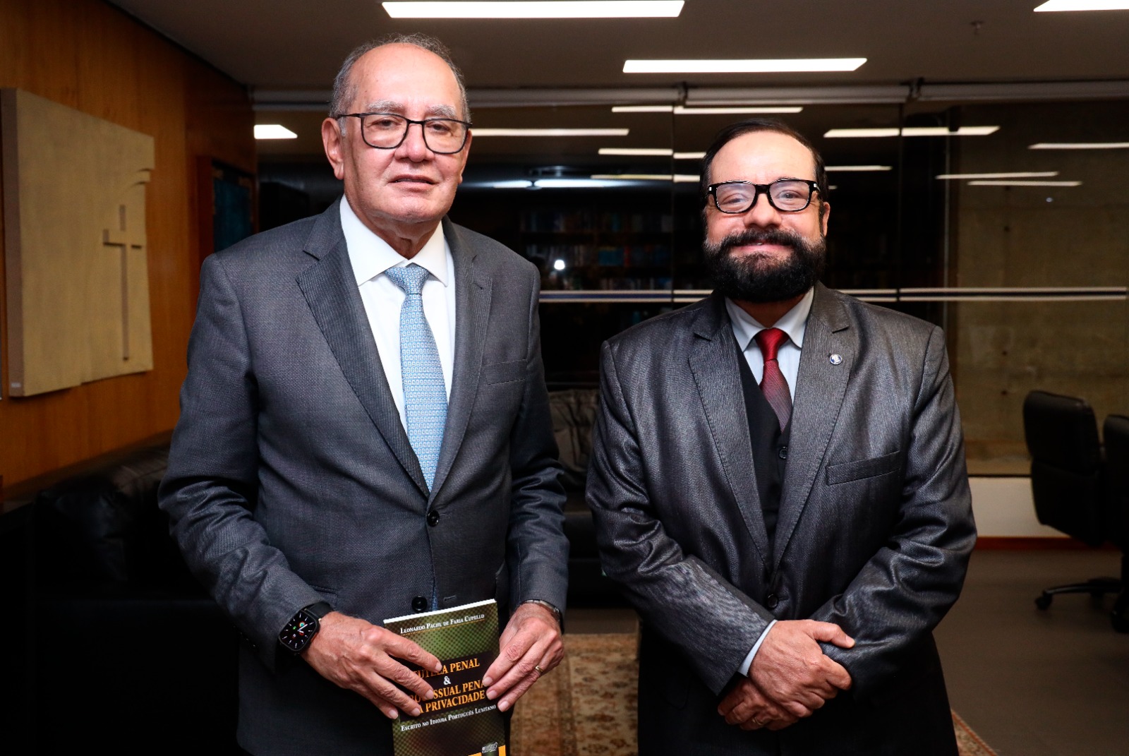 Foto do Presidente do TJRR, Desembargador Leonardo Cupello, ao lado do Ministro do STJ, Gilmar Mendes